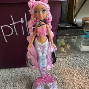 Mermaze Doll with Pink Hair and Outfit